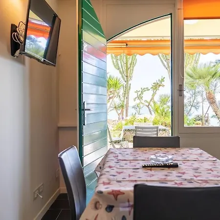 Lägenhet Sul Mare Immerso Nel Verde Bordighera